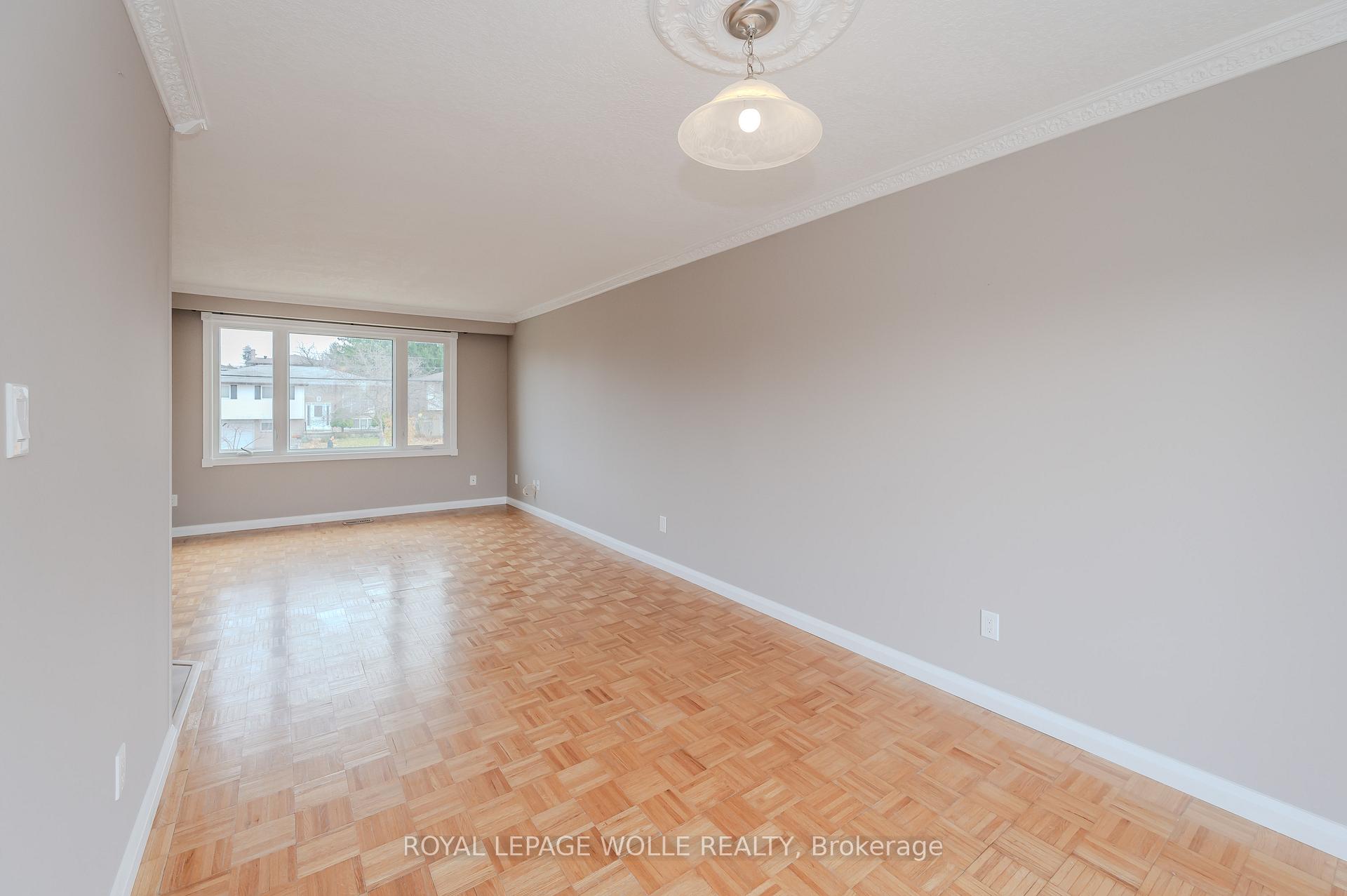 Photo 9 of 894 Strasburg Road, Kitchener — HOMEH