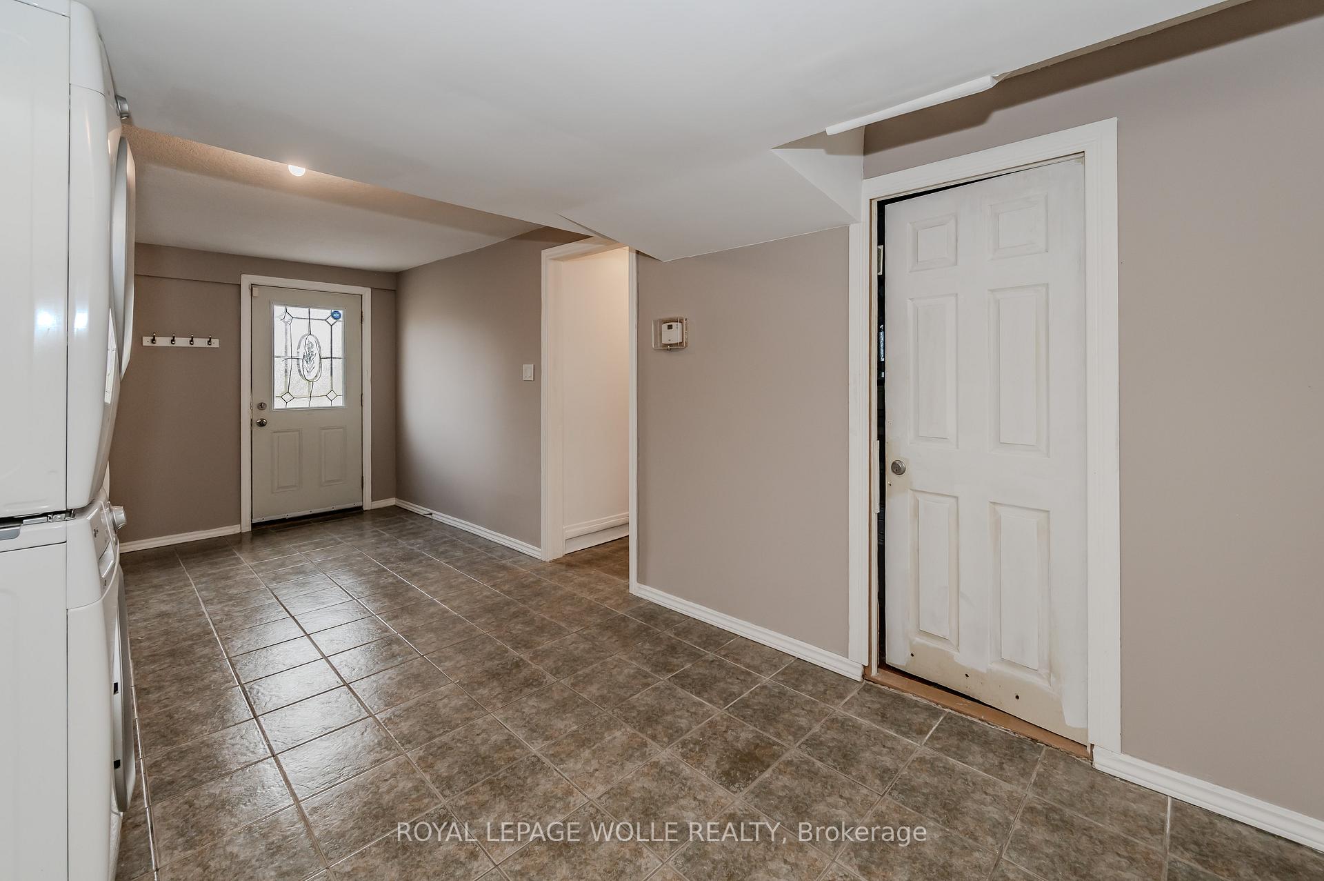 Photo 21 of 894 Strasburg Road, Kitchener — HOMEH