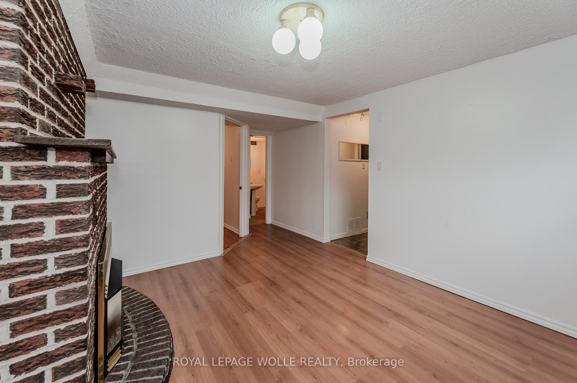 Photo 23 of 894 Strasburg Road, Kitchener — HOMEH