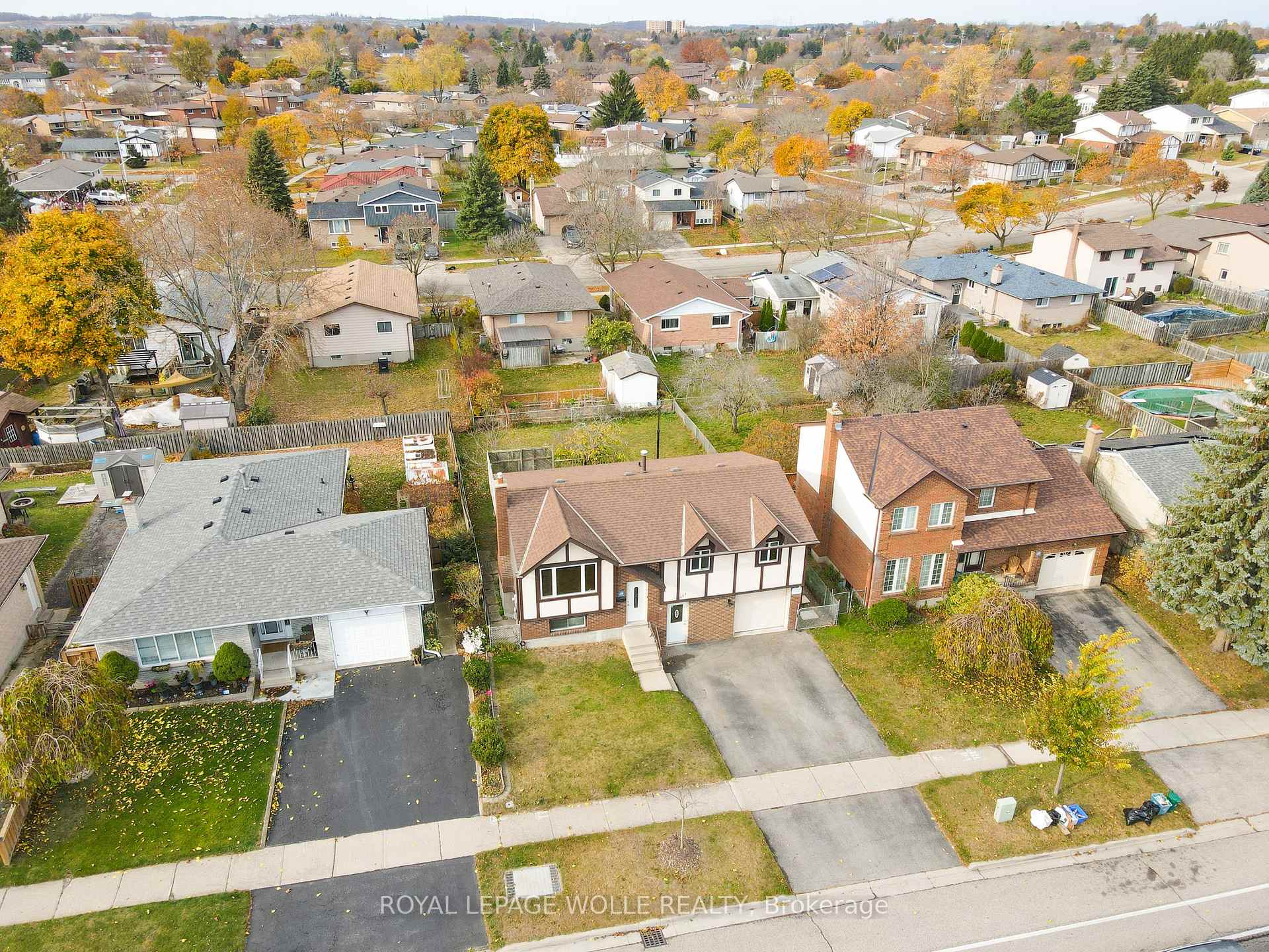 Photo 27 of 894 Strasburg Road, Kitchener — HOMEH