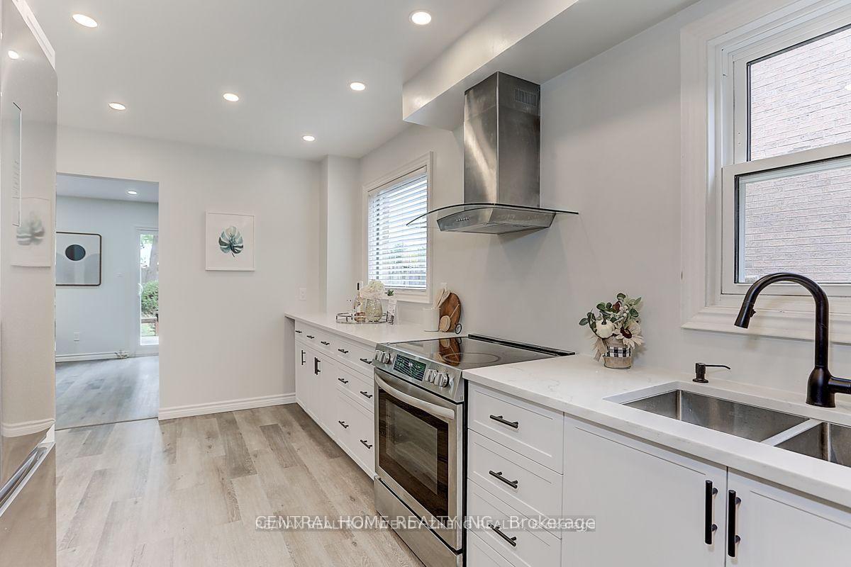 Photo 14 of Unit Main, 12 Woolen Mill Road, Markham, Raymerville — HOMEH