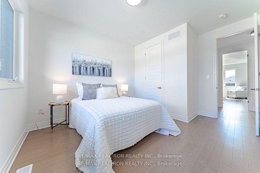 Photo 19 of 63 Greenridge Crescent, Markham, Victoria Square — HOMEH