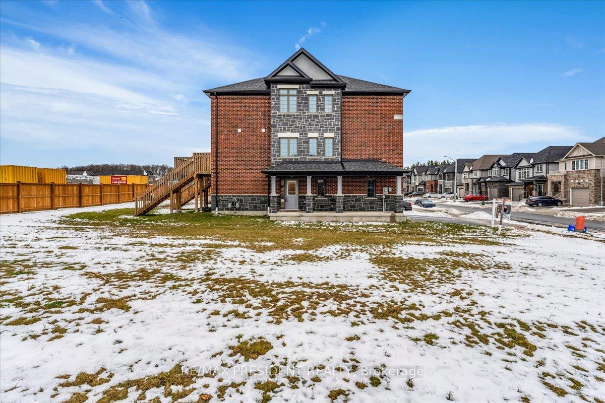 Photo 3 of 140 Ian Ormston Drive, Kitchener — HOMEH