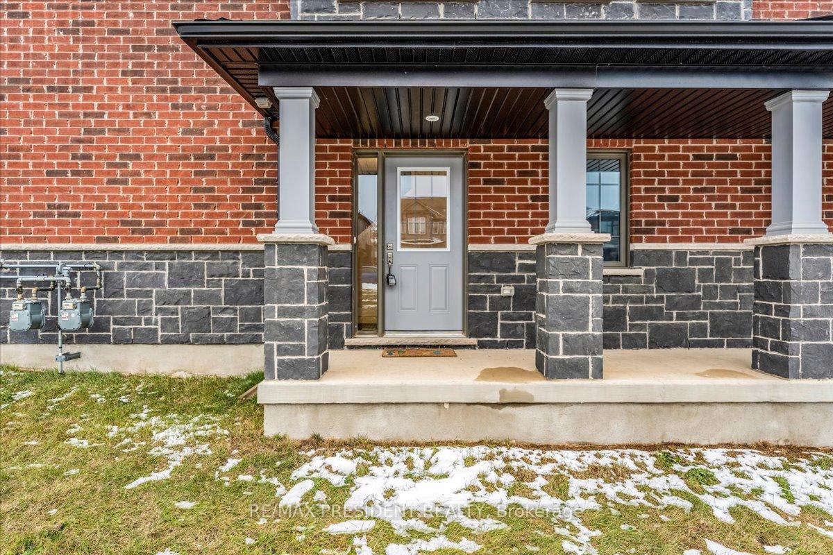 Photo 5 of 140 Ian Ormston Drive, Kitchener — HOMEH