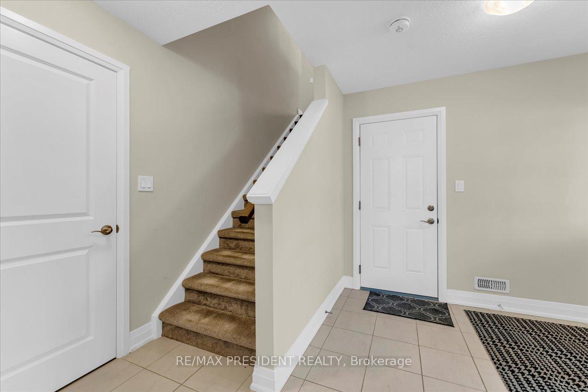 Photo 8 of 140 Ian Ormston Drive, Kitchener — HOMEH
