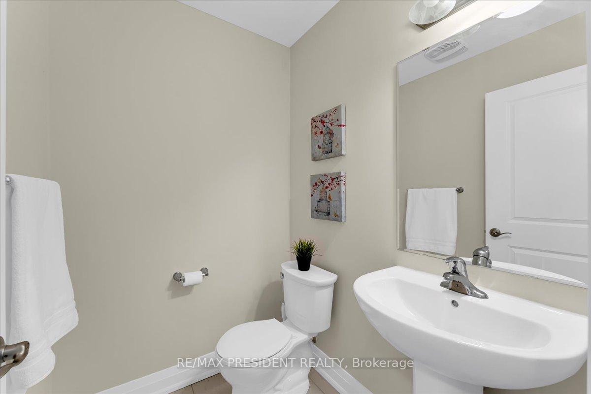 Photo 14 of 140 Ian Ormston Drive, Kitchener — HOMEH