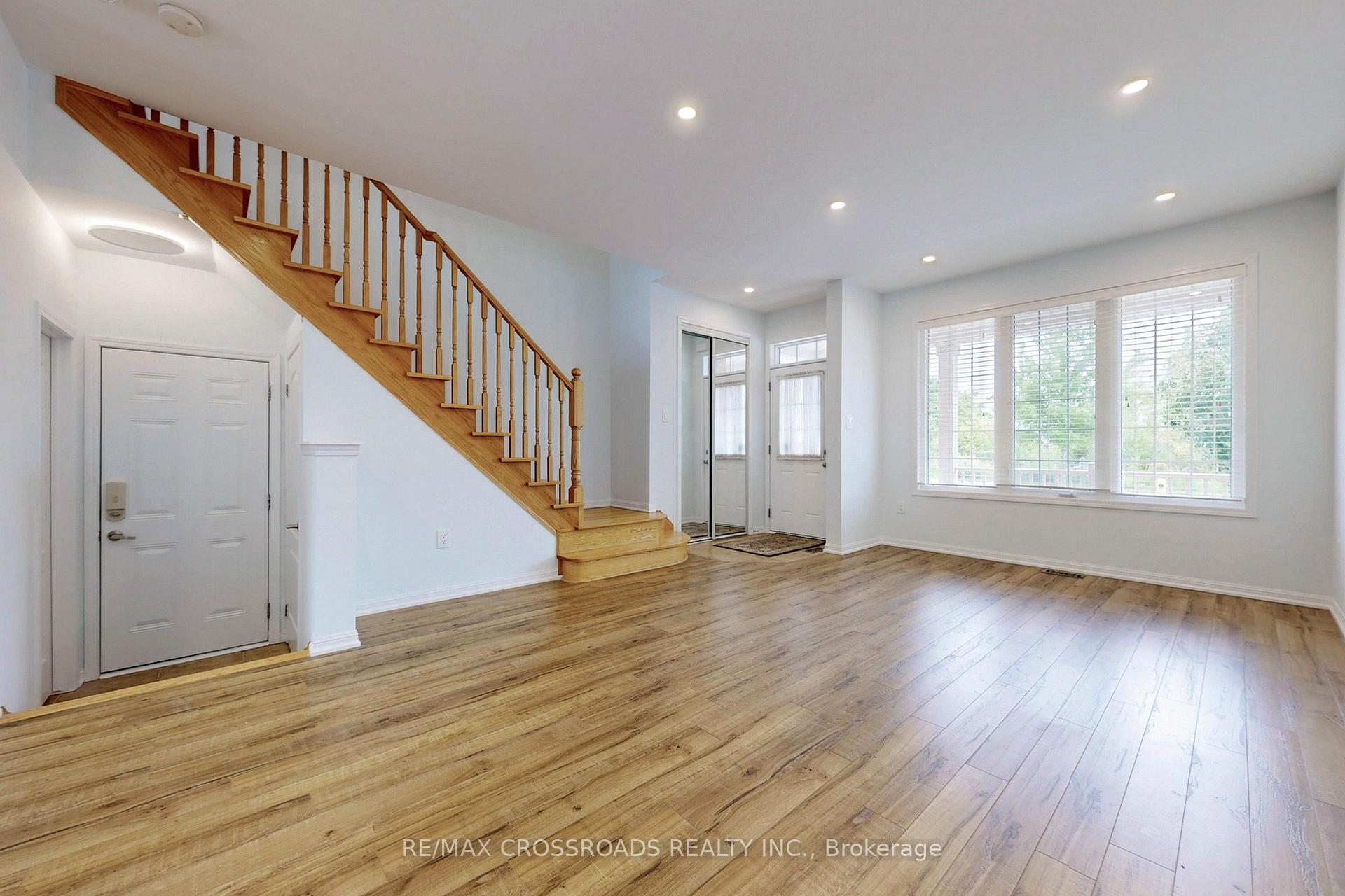 Photo 5 of 101 James Parrott Avenue, Markham, Wismer — HOMEH