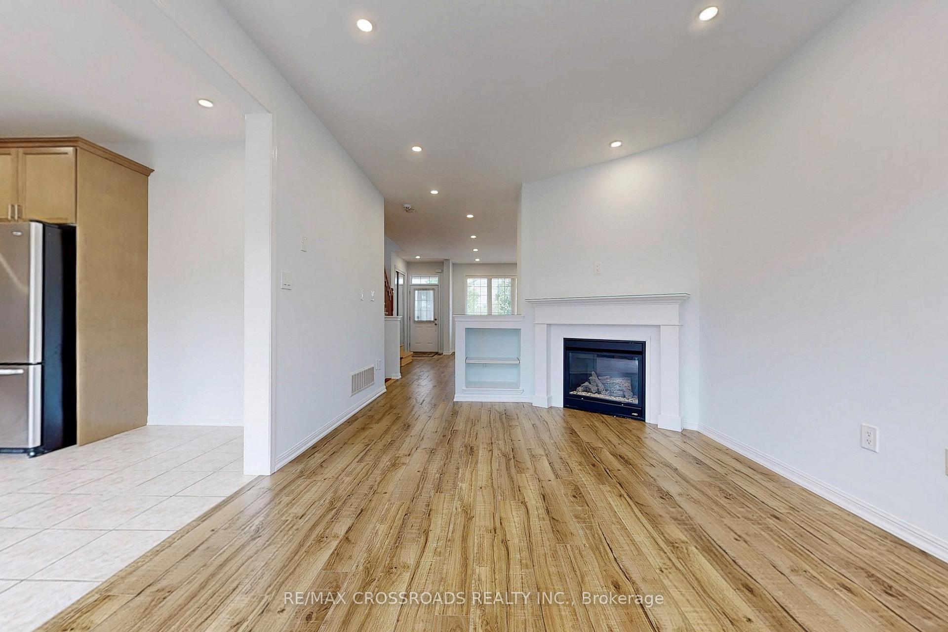 Photo 8 of 101 James Parrott Avenue, Markham, Wismer — HOMEH