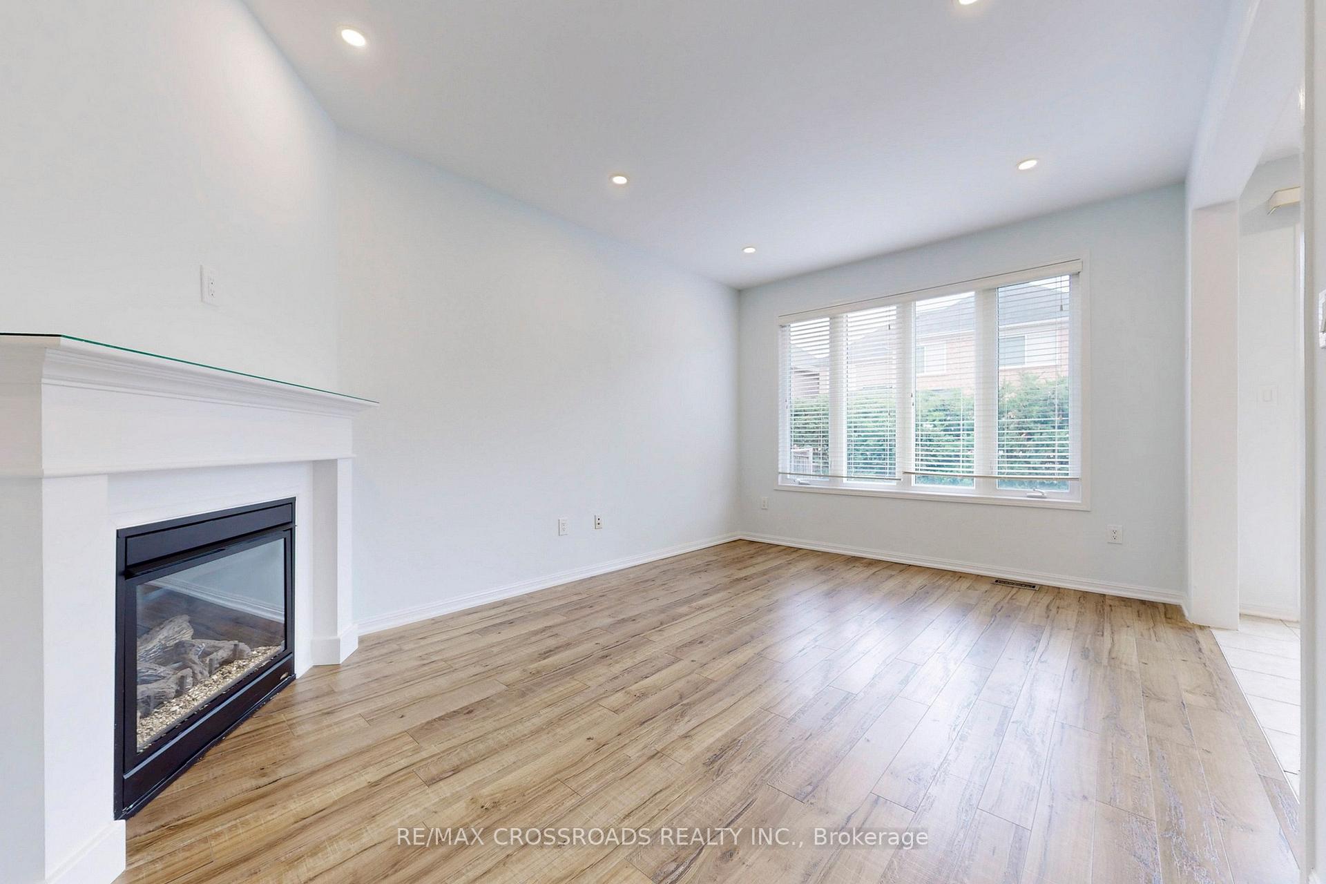 Photo 9 of 101 James Parrott Avenue, Markham, Wismer — HOMEH