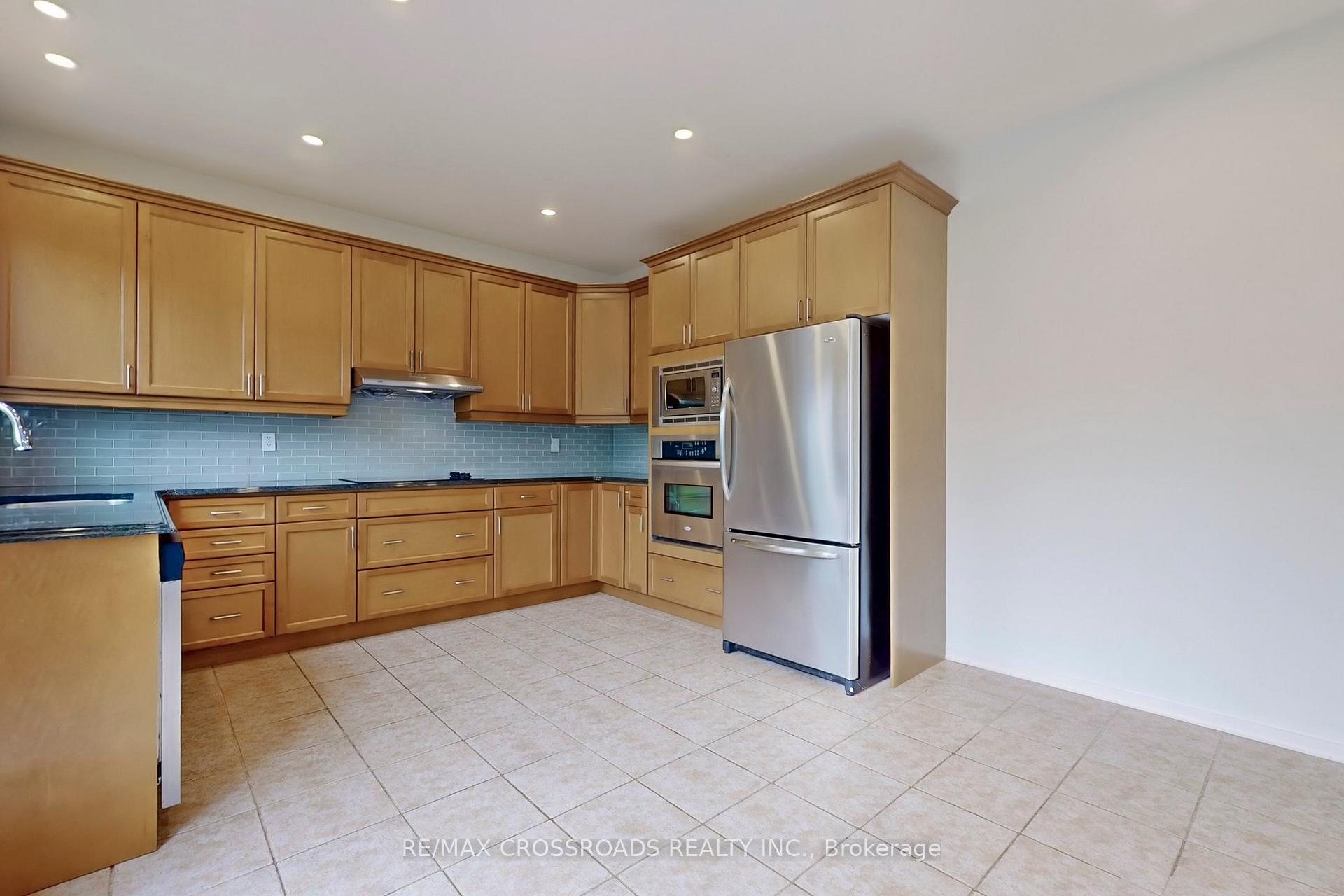 Photo 12 of 101 James Parrott Avenue, Markham, Wismer — HOMEH