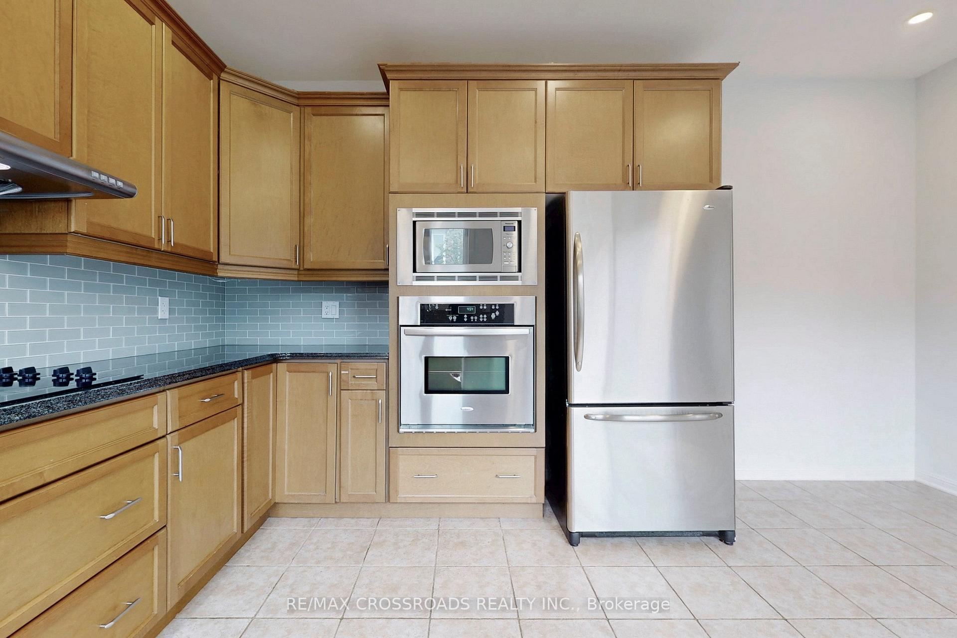 Photo 16 of 101 James Parrott Avenue, Markham, Wismer — HOMEH