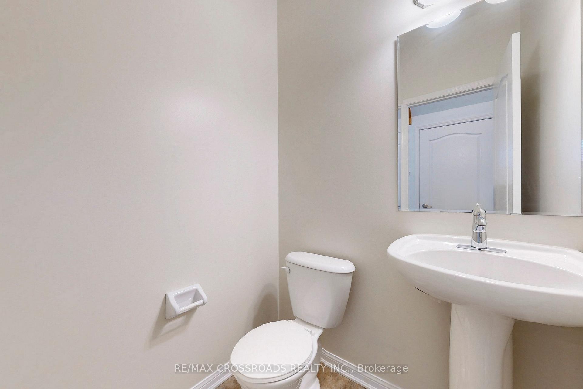 Photo 17 of 101 James Parrott Avenue, Markham, Wismer — HOMEH