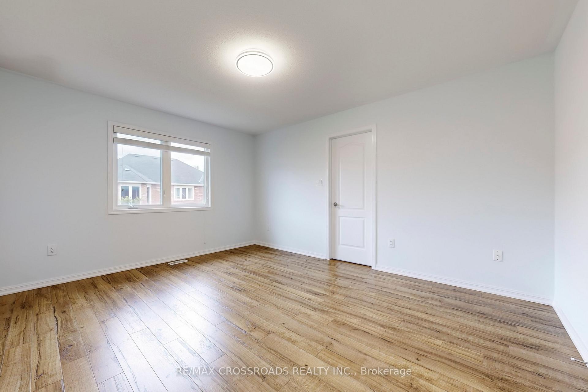 Photo 19 of 101 James Parrott Avenue, Markham, Wismer — HOMEH