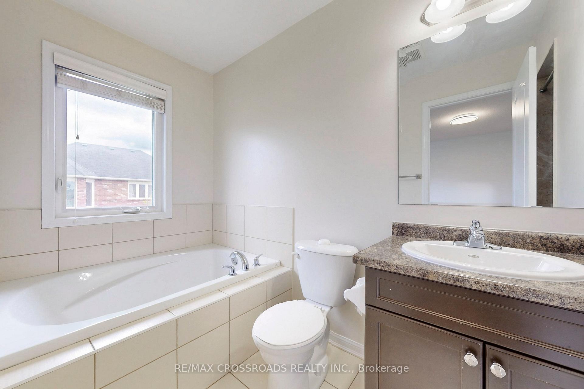 Photo 20 of 101 James Parrott Avenue, Markham, Wismer — HOMEH