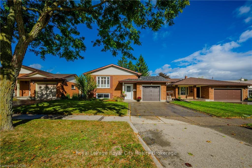 Photo 2 of 120 Oakhurst Crescent, Kitchener — HOMEH