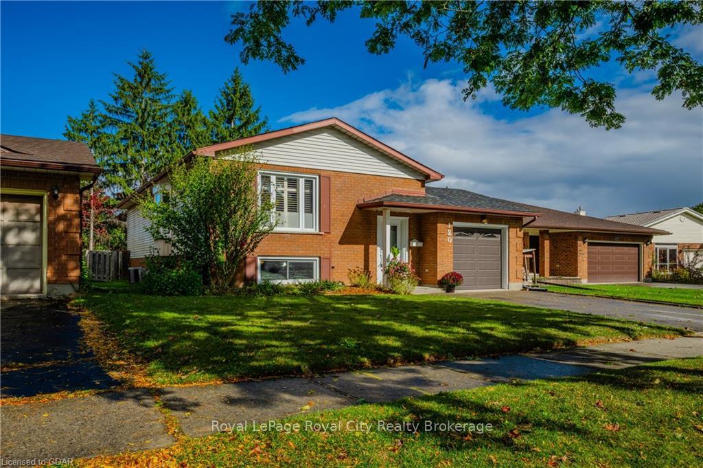 Photo 3 of 120 Oakhurst Crescent, Kitchener — HOMEH