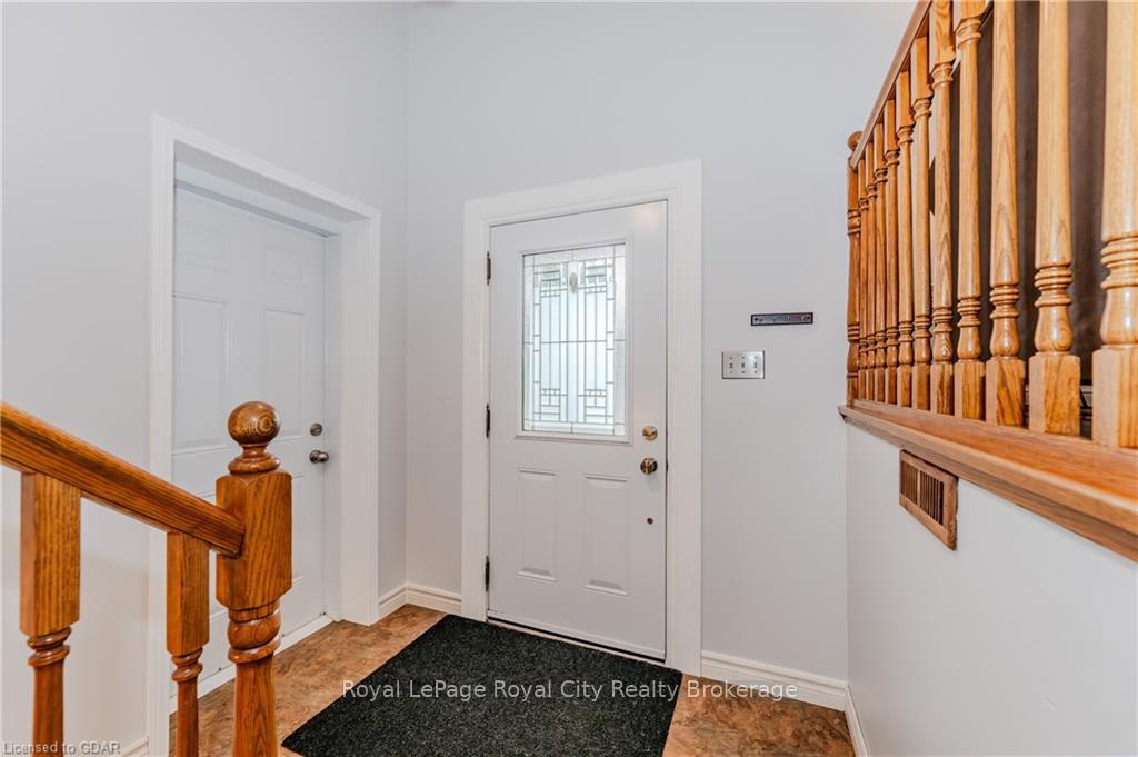 Photo 4 of 120 Oakhurst Crescent, Kitchener — HOMEH