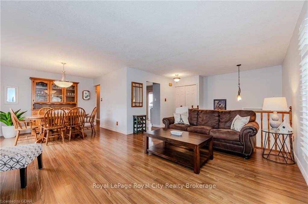 Photo 9 of 120 Oakhurst Crescent, Kitchener — HOMEH