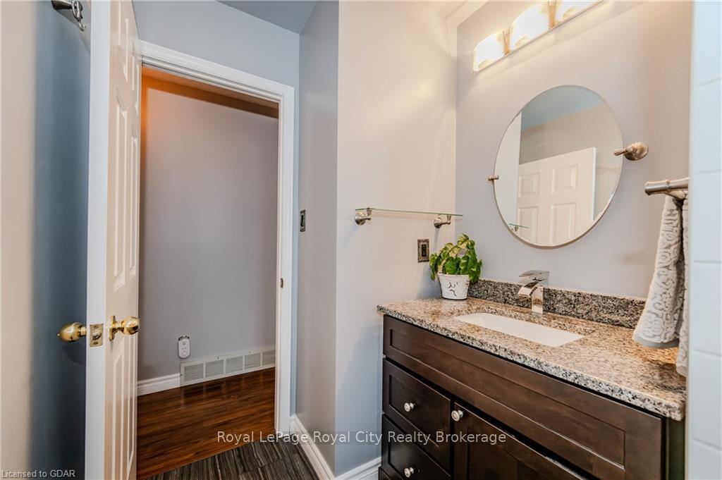 Photo 18 of 120 Oakhurst Crescent, Kitchener — HOMEH