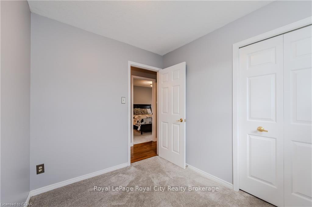 Photo 21 of 120 Oakhurst Crescent, Kitchener — HOMEH