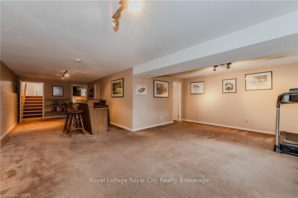 Photo 24 of 120 Oakhurst Crescent, Kitchener — HOMEH