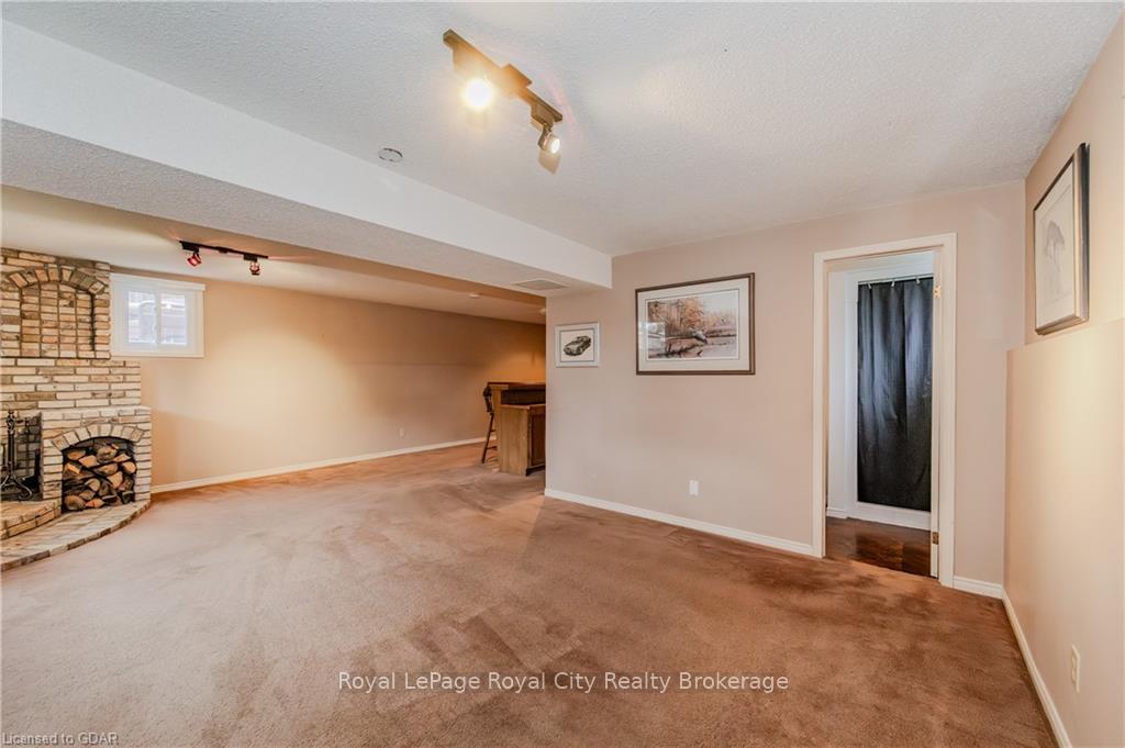 Photo 25 of 120 Oakhurst Crescent, Kitchener — HOMEH