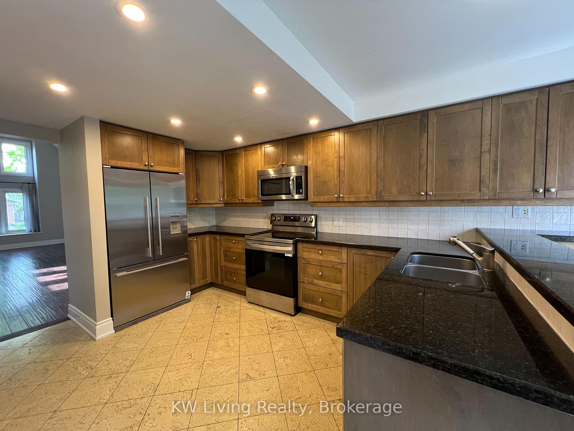 Photo 8 of 72 Longwater Chase, Markham, Unionville — HOMEH