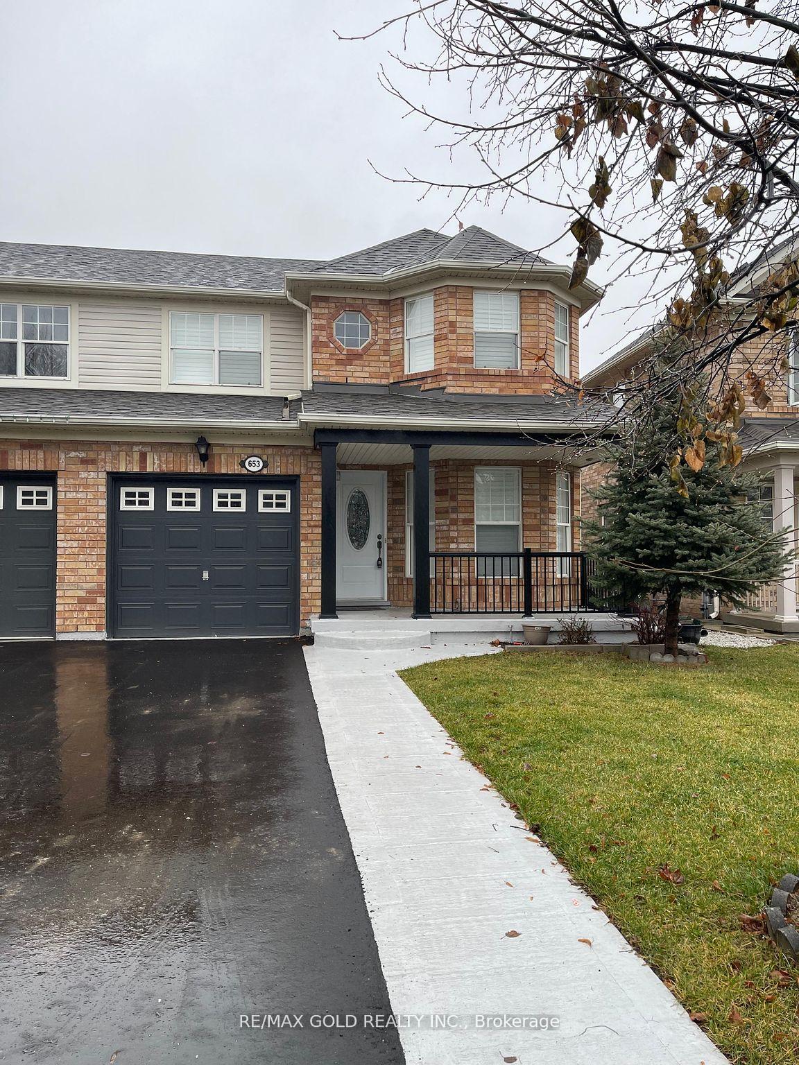 Photo 2 of 653 Hamilton Crescent, Milton, Beaty — HOMEH