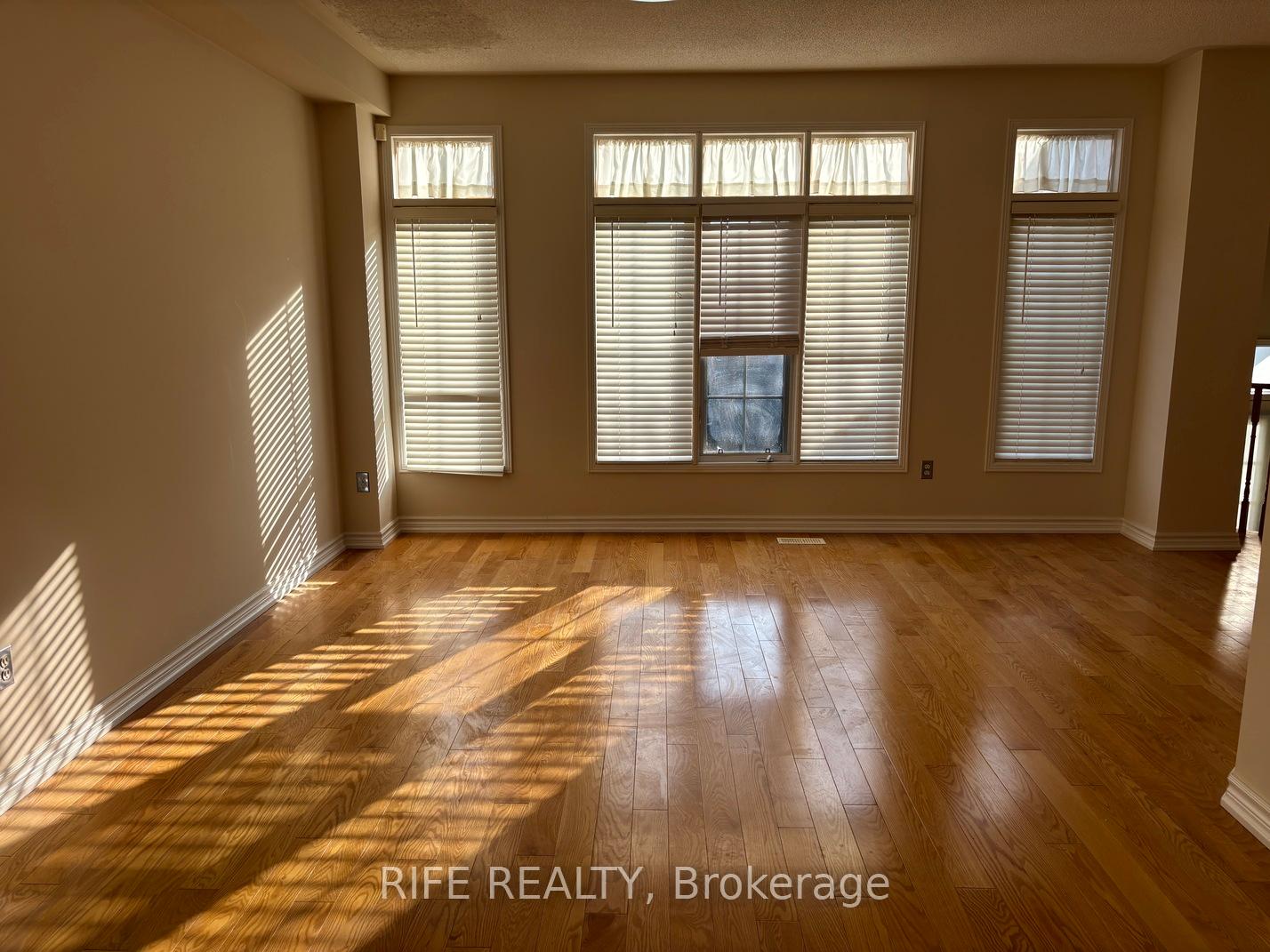 Photo 2 of 111 Orchard Hill Boulevard, Markham, Berczy — HOMEH