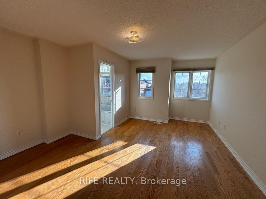 Photo 8 of 111 Orchard Hill Boulevard, Markham, Berczy — HOMEH