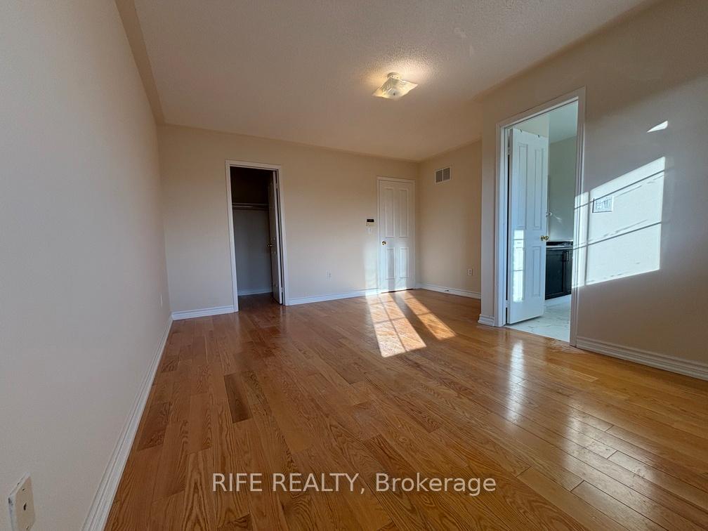 Photo 9 of 111 Orchard Hill Boulevard, Markham, Berczy — HOMEH