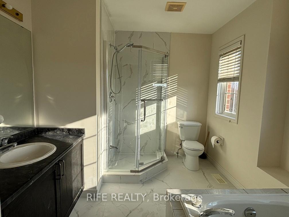 Photo 10 of 111 Orchard Hill Boulevard, Markham, Berczy — HOMEH