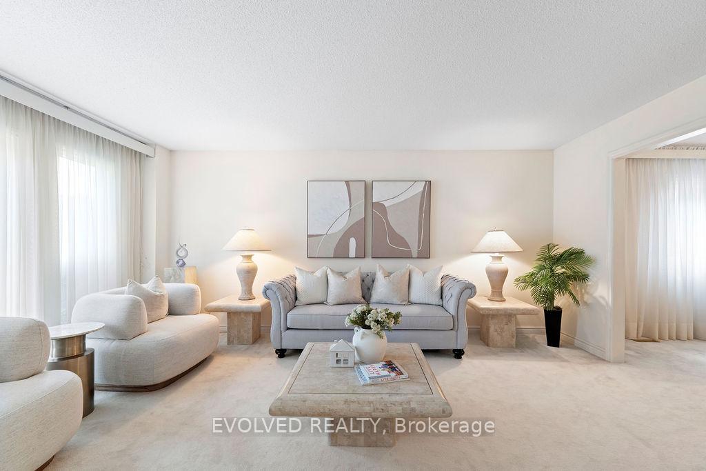 Photo 4 of 27 Hewlett Crescent, Markham, Markville — HOMEH