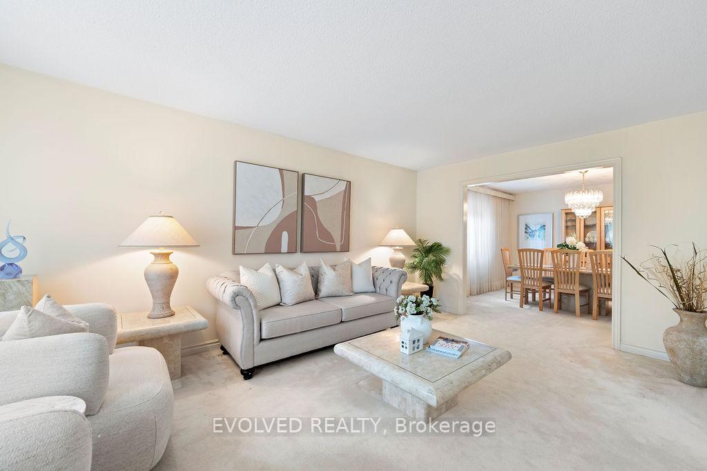 Photo 5 of 27 Hewlett Crescent, Markham, Markville — HOMEH