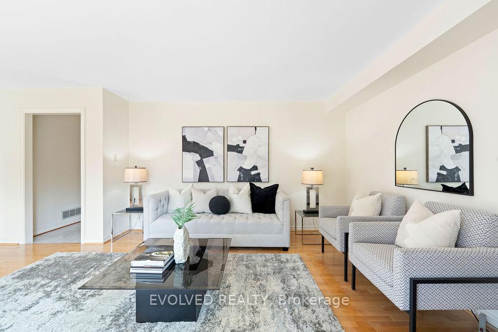 Photo 8 of 27 Hewlett Crescent, Markham, Markville — HOMEH