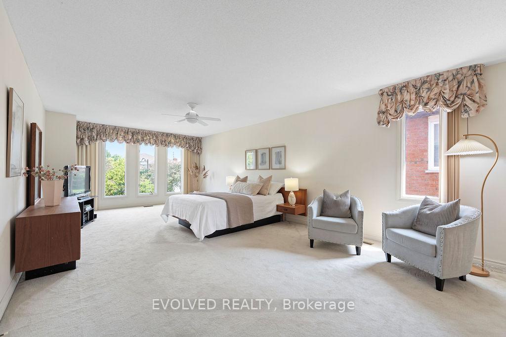 Photo 17 of 27 Hewlett Crescent, Markham, Markville — HOMEH