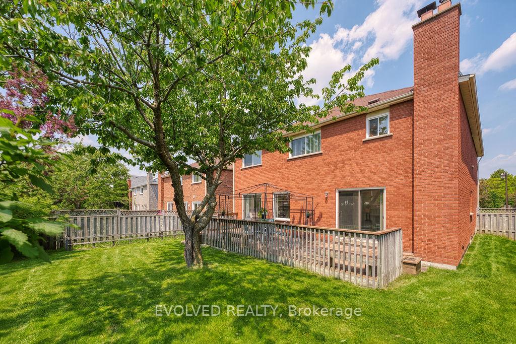 Photo 28 of 27 Hewlett Crescent, Markham, Markville — HOMEH