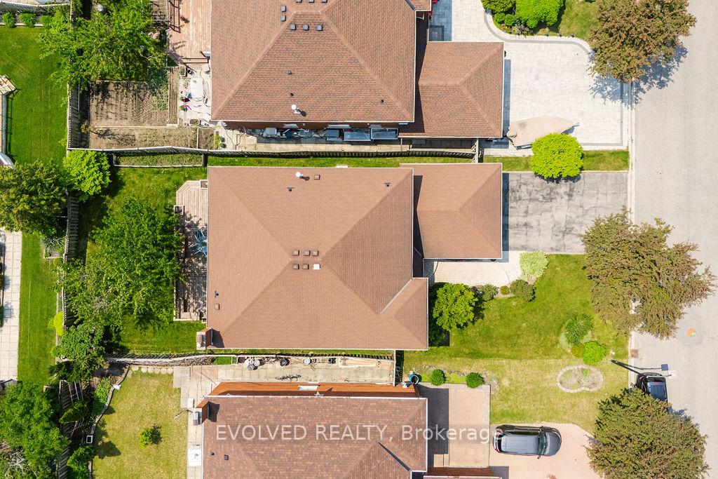 Photo 32 of 27 Hewlett Crescent, Markham, Markville — HOMEH