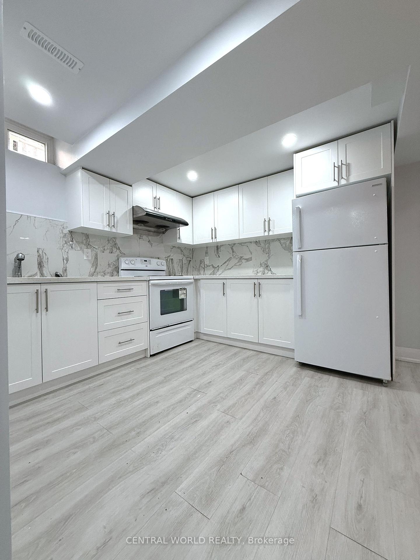 Photo 9 of 141 Upton Crescent, Markham, Milliken Mills West — HOMEH
