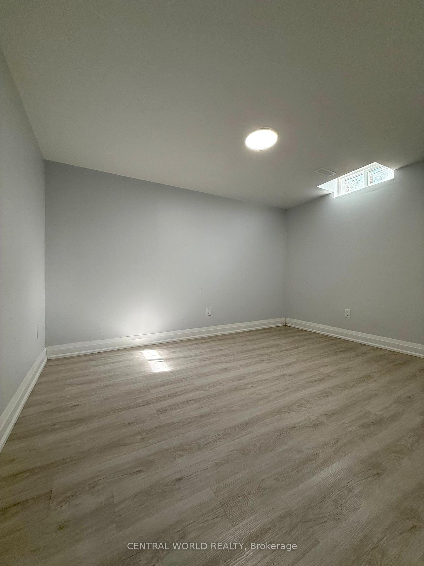 Photo 11 of 141 Upton Crescent, Markham, Milliken Mills West — HOMEH