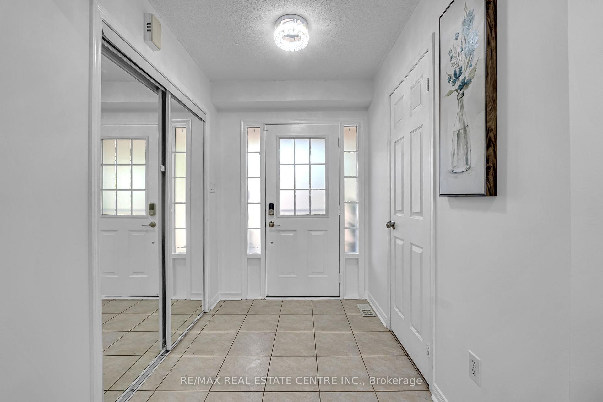 Photo 5 of 304 Andrews Trail, Milton, Clarke — HOMEH