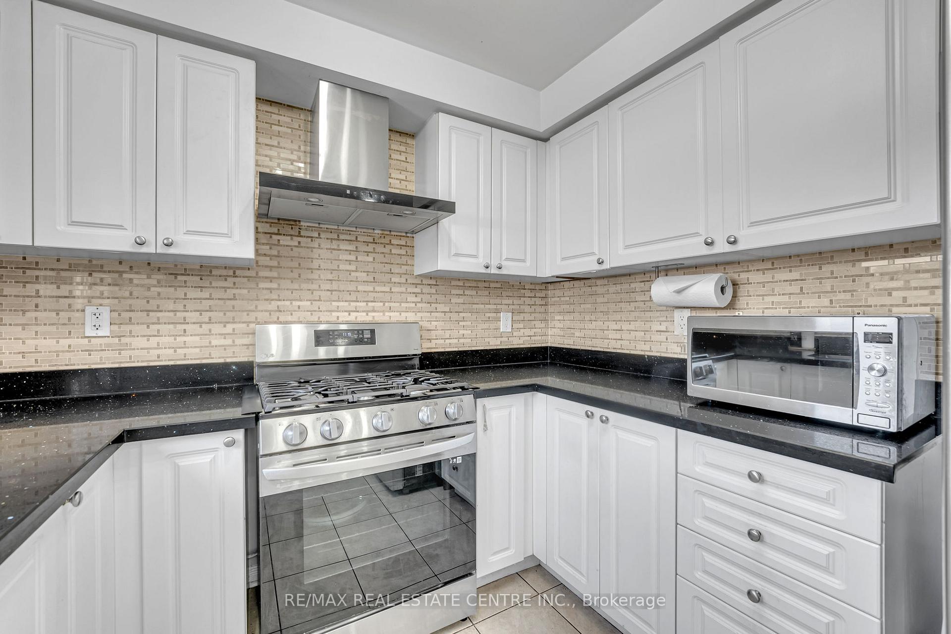 Photo 14 of 304 Andrews Trail, Milton, Clarke — HOMEH