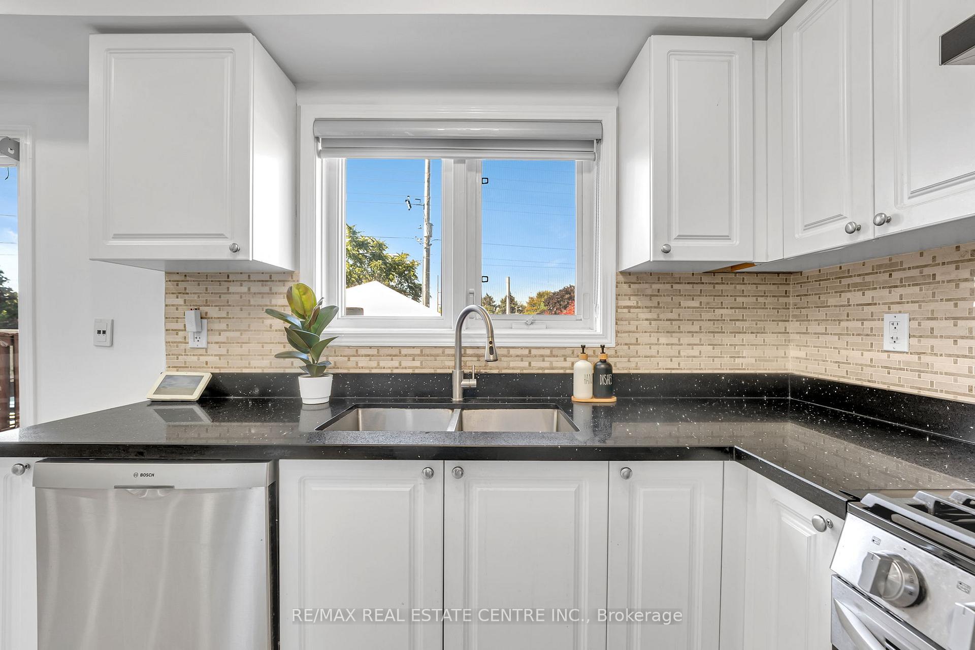 Photo 15 of 304 Andrews Trail, Milton, Clarke — HOMEH