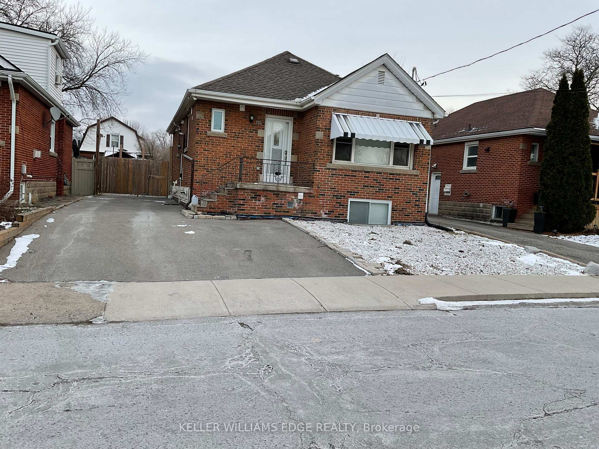 Photo 1 of 25 West 4th Street, Hamilton, Bonnington — HOMEH