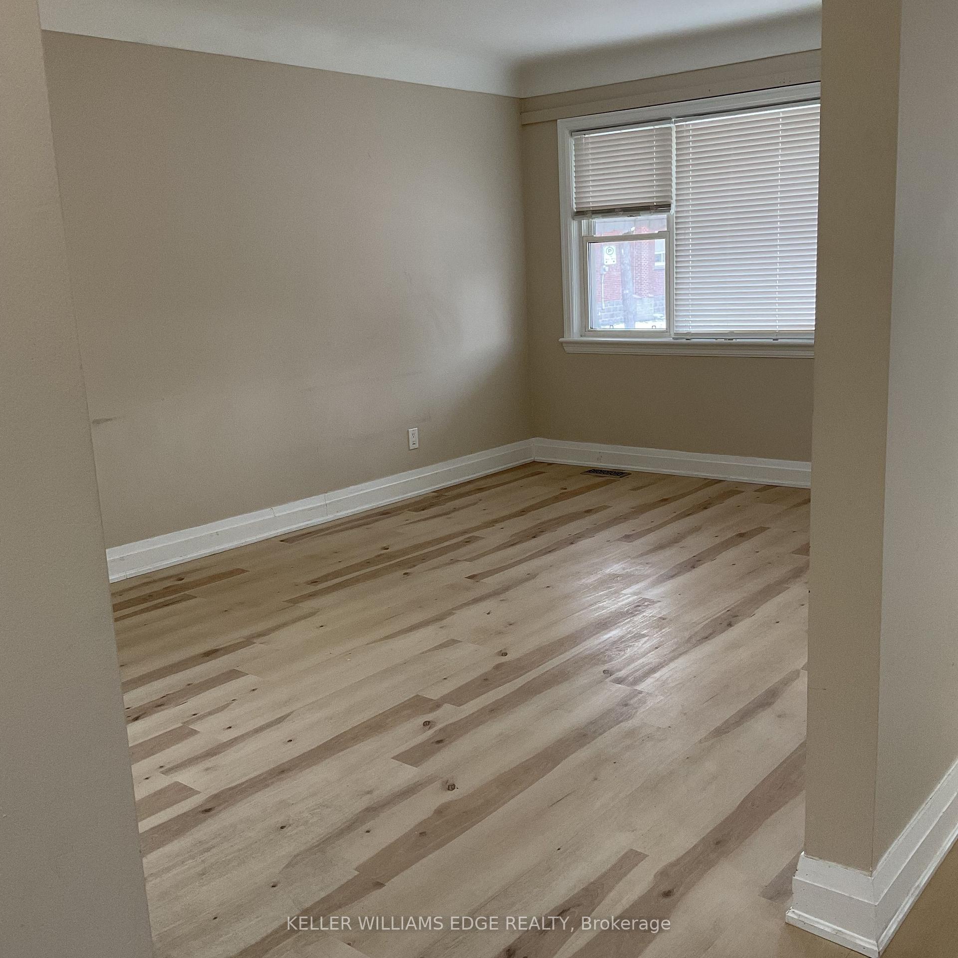 Photo 4 of 25 West 4th Street, Hamilton, Bonnington — HOMEH