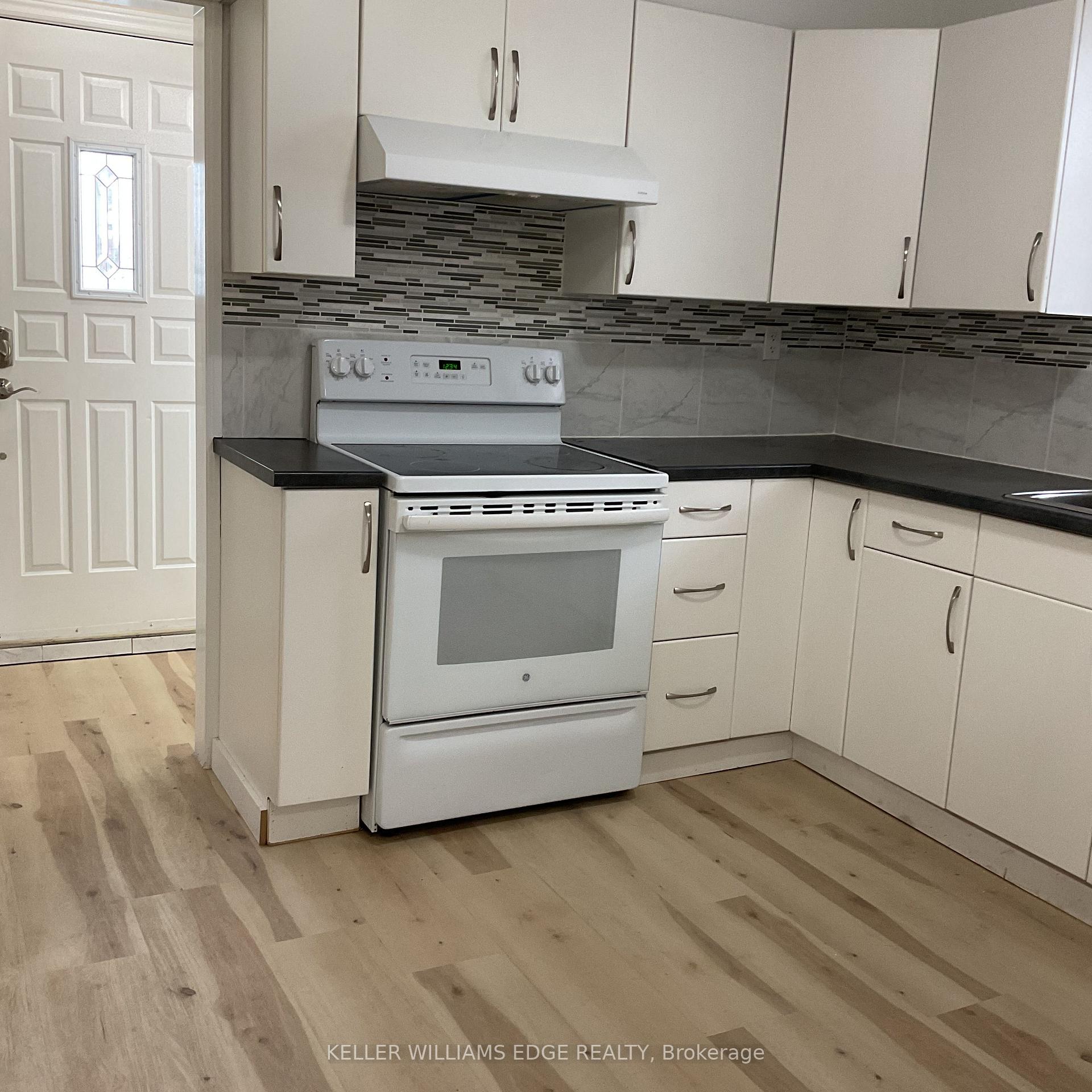 Photo 5 of 25 West 4th Street, Hamilton, Bonnington — HOMEH