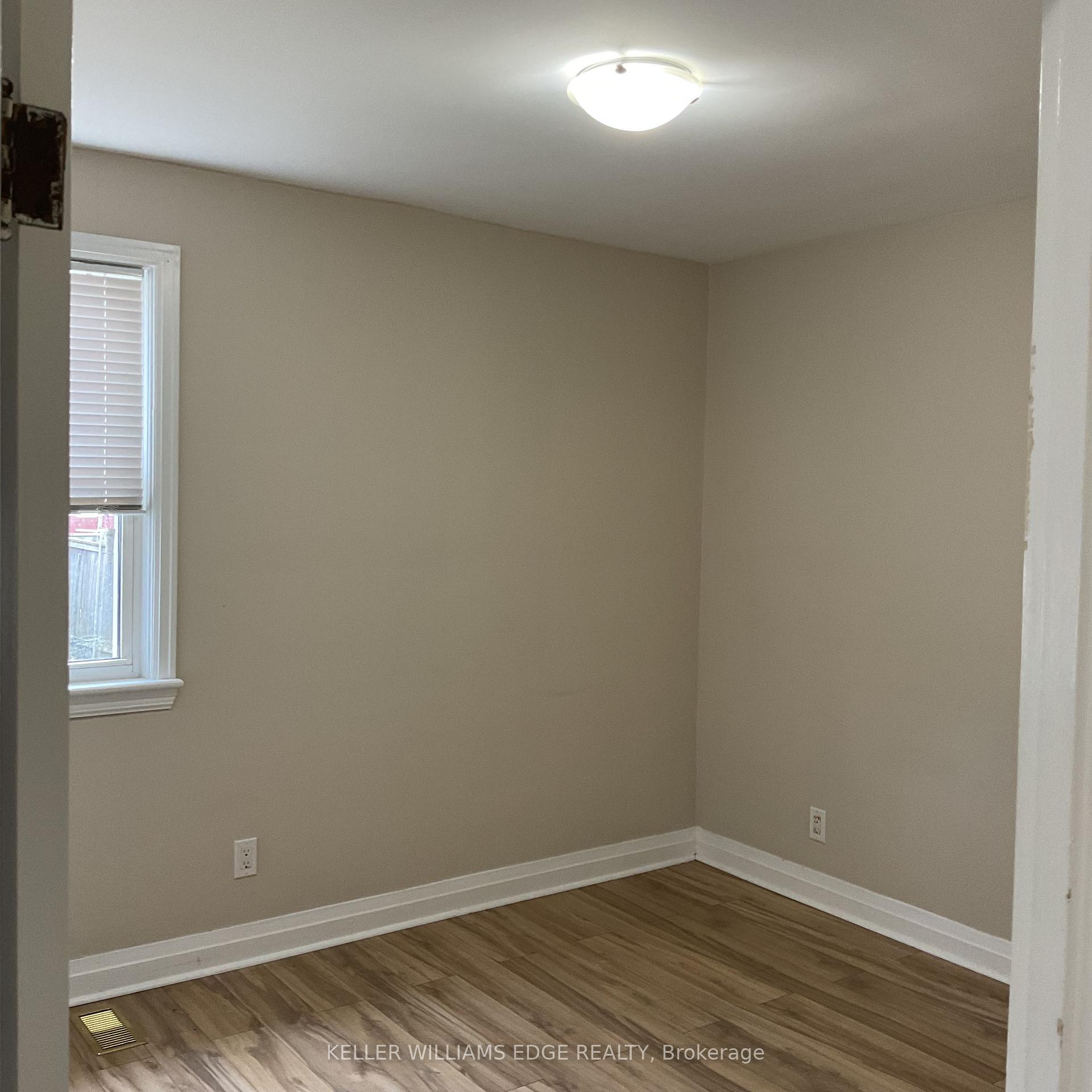 Photo 12 of 25 West 4th Street, Hamilton, Bonnington — HOMEH