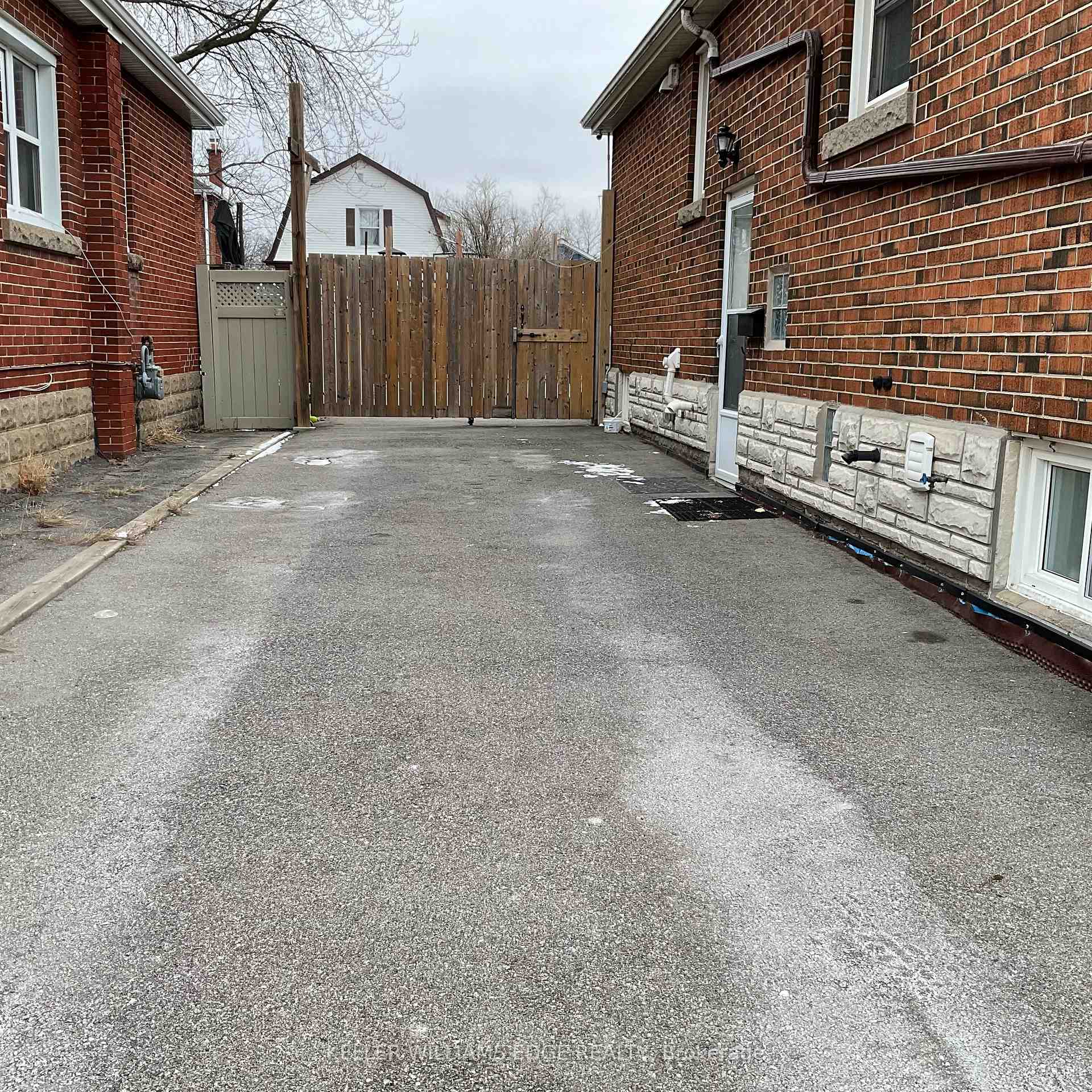 Photo 15 of 25 West 4th Street, Hamilton, Bonnington — HOMEH