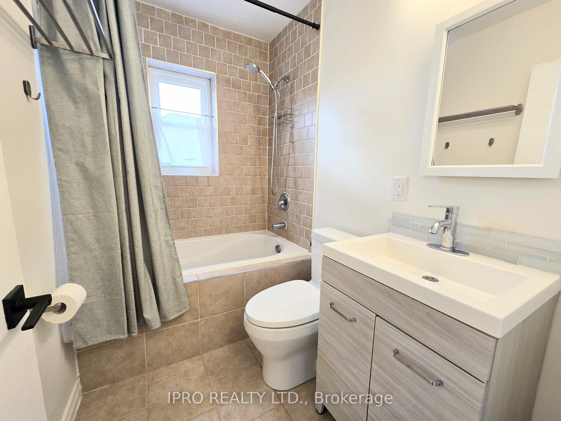Photo 10 of Unit (Upper), 371 East 28th Street, Hamilton, Burkholme — HOMEH