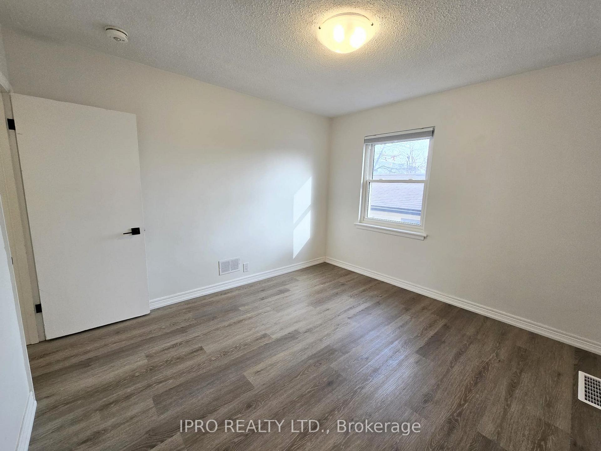 Photo 14 of Unit (Upper), 371 East 28th Street, Hamilton, Burkholme — HOMEH